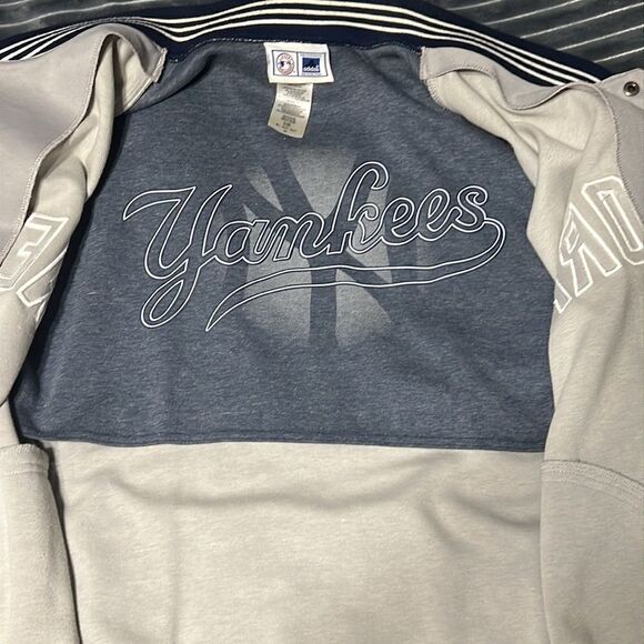 🔥⚾️ Vintage NY YANKEES ADIDAS Embroidered Snap Varsity Polyester Jacket - Sz L - Picture 6 of 16